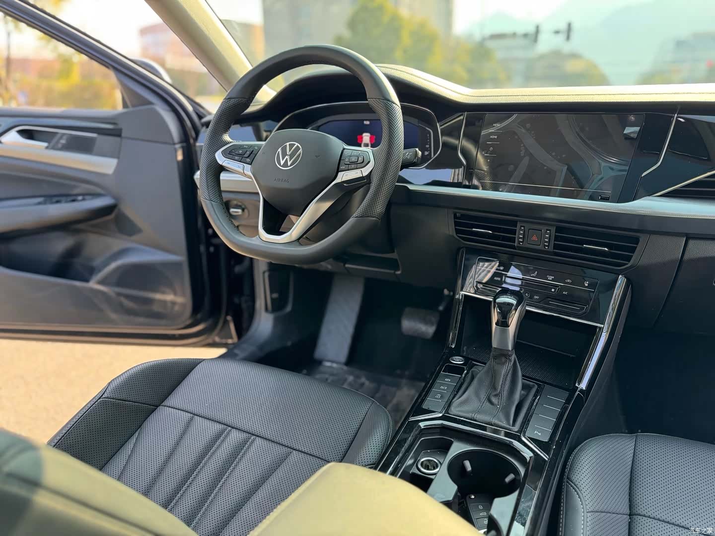 Volkswagen Passat, 2025 15