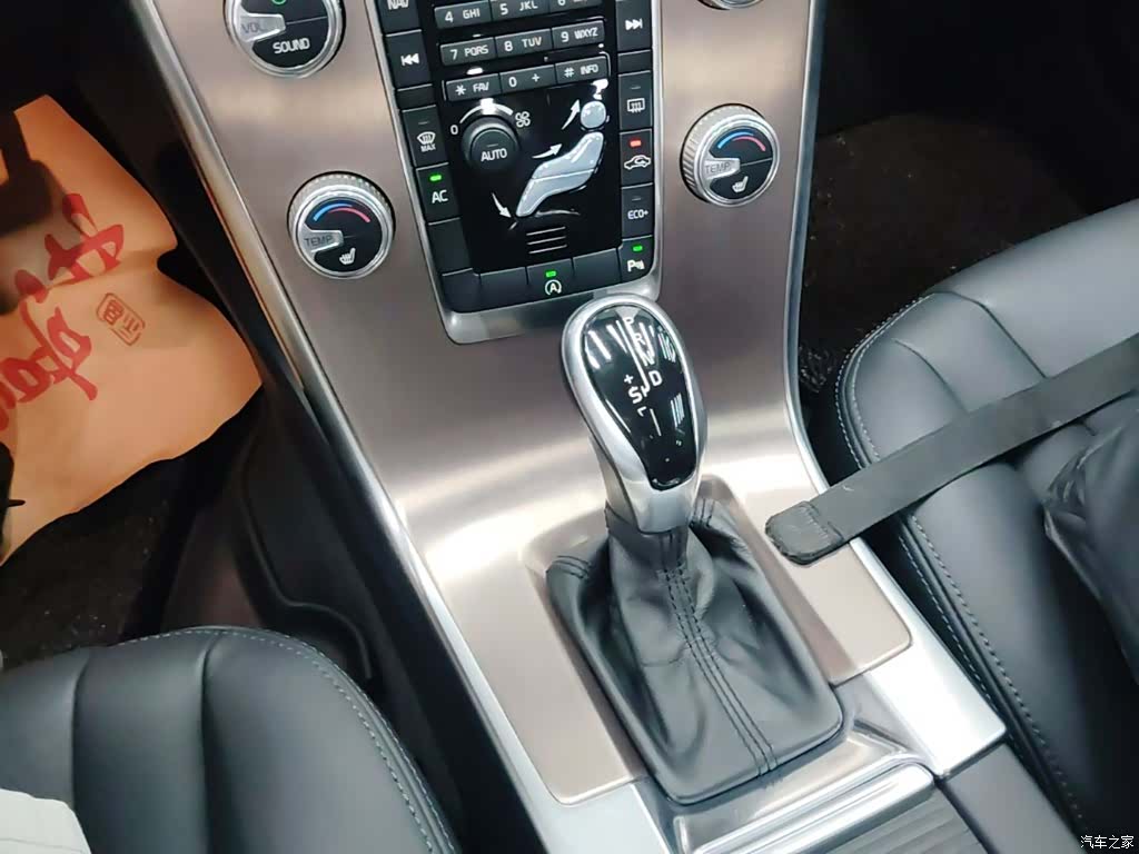 Volvo XC60, 2015 14