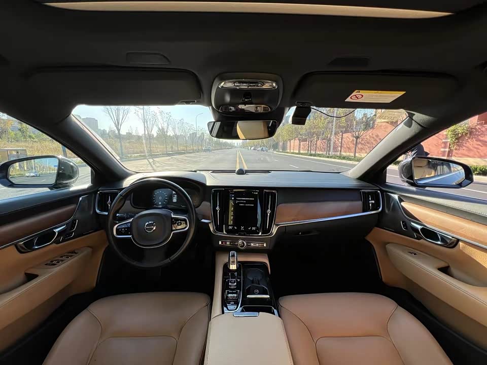 Volvo S90