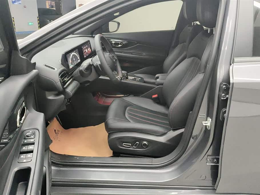 Trumpchi Shadow Leopard