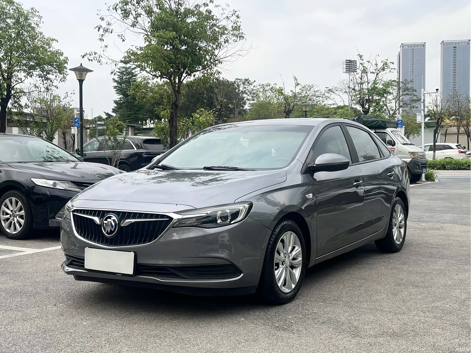 Buick V, 2018 1