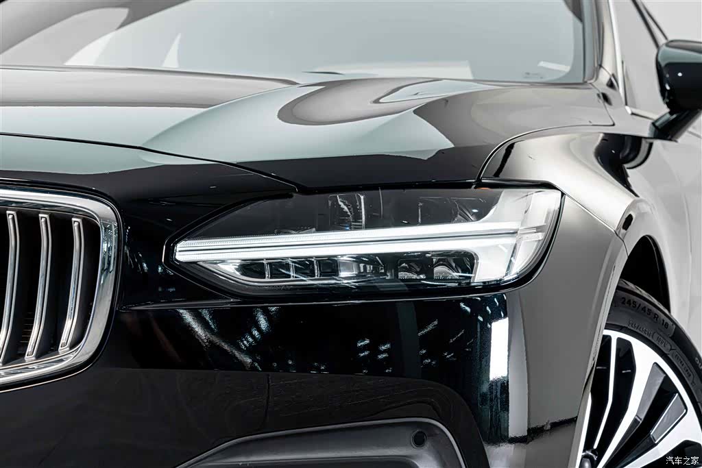 Volvo S90, 2024 4