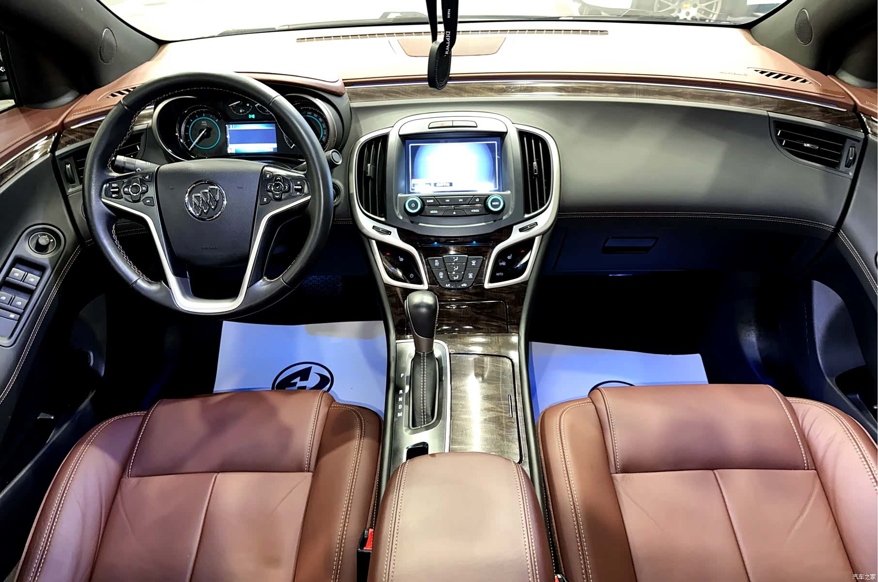 Buick LaCrosse, 2016 все фото