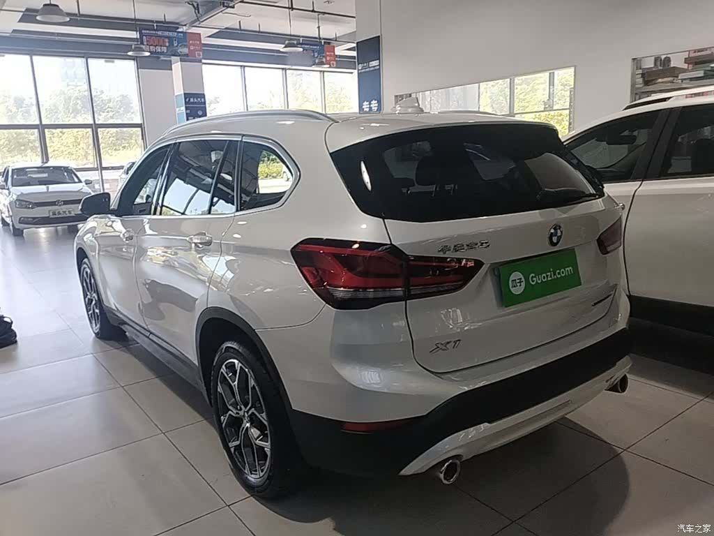 BMW X1, 2023 все фото