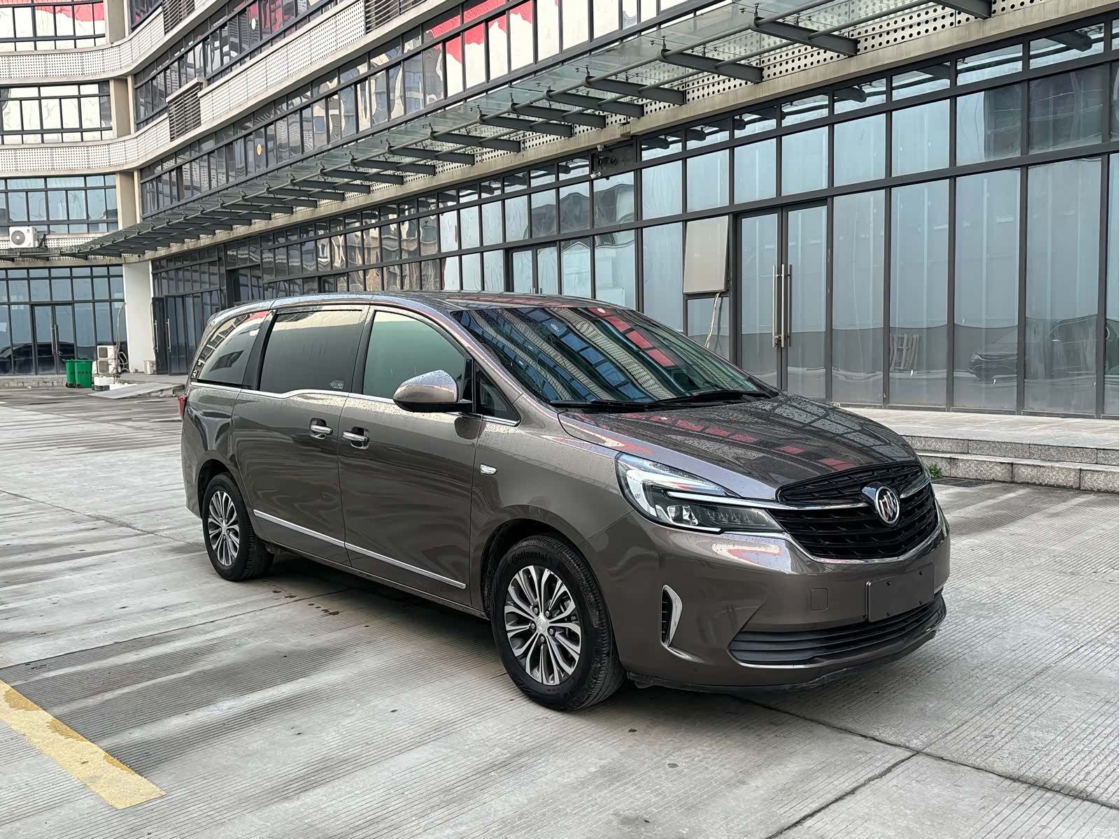Buick GL8, 2020 3