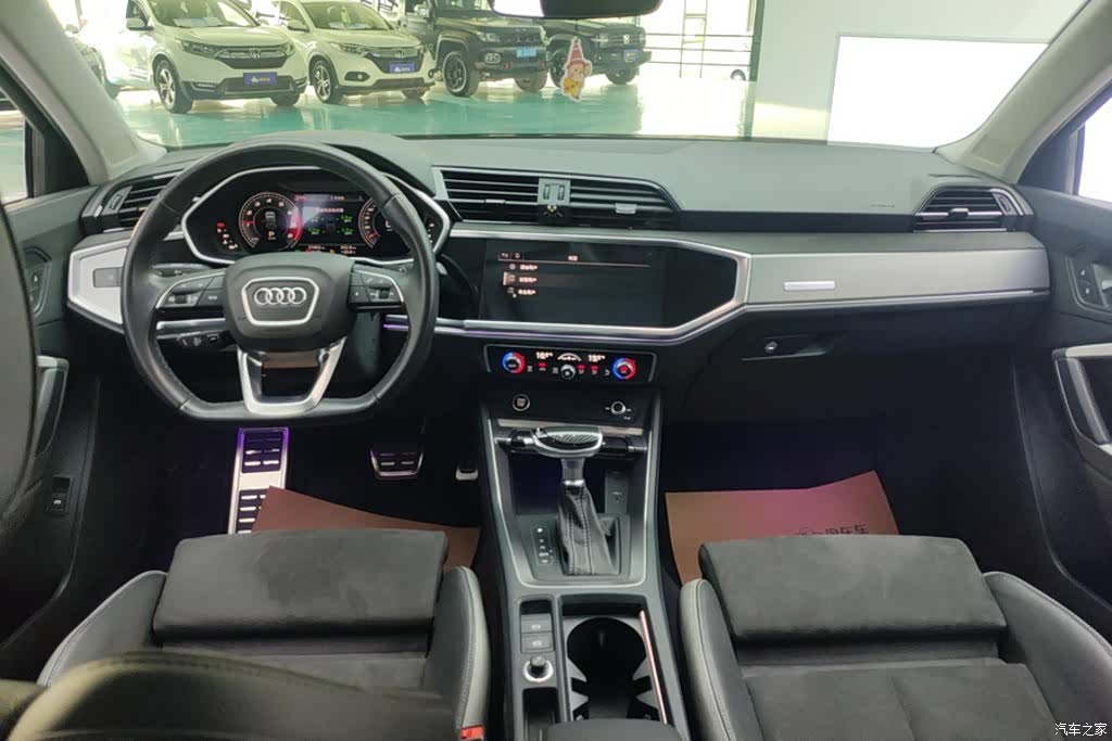 Audi Q3, 2022 12