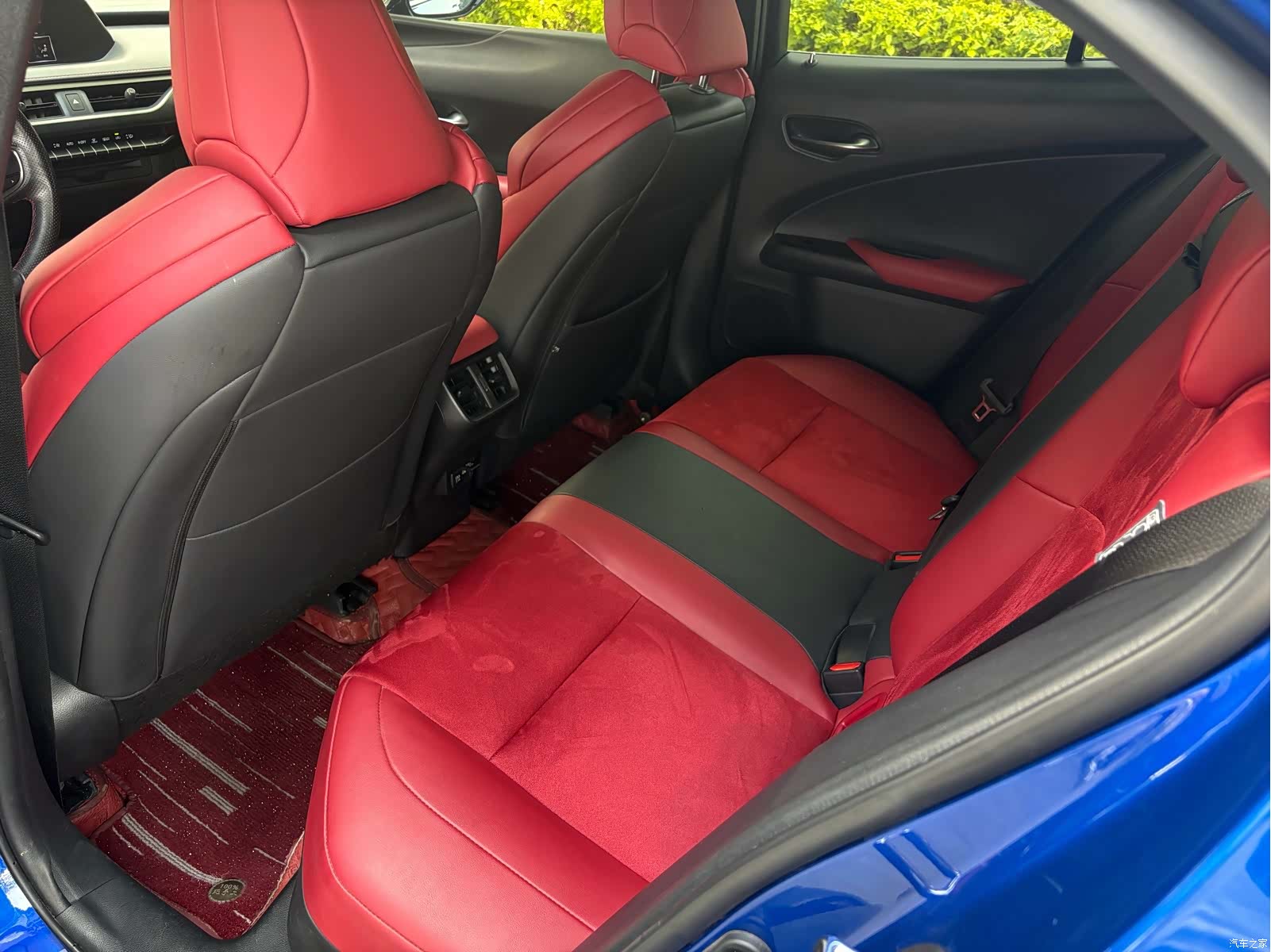 Lexus UX, 2020 все фото