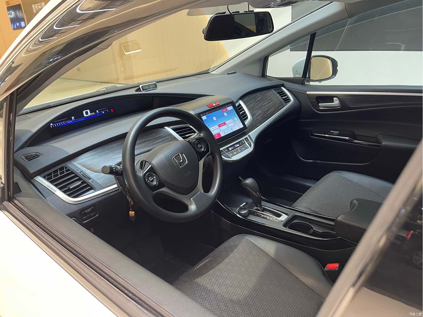 Honda Jade, 2018 13