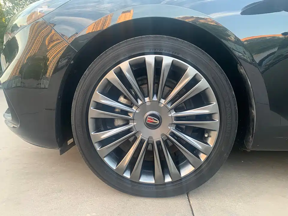 Hongqi H5