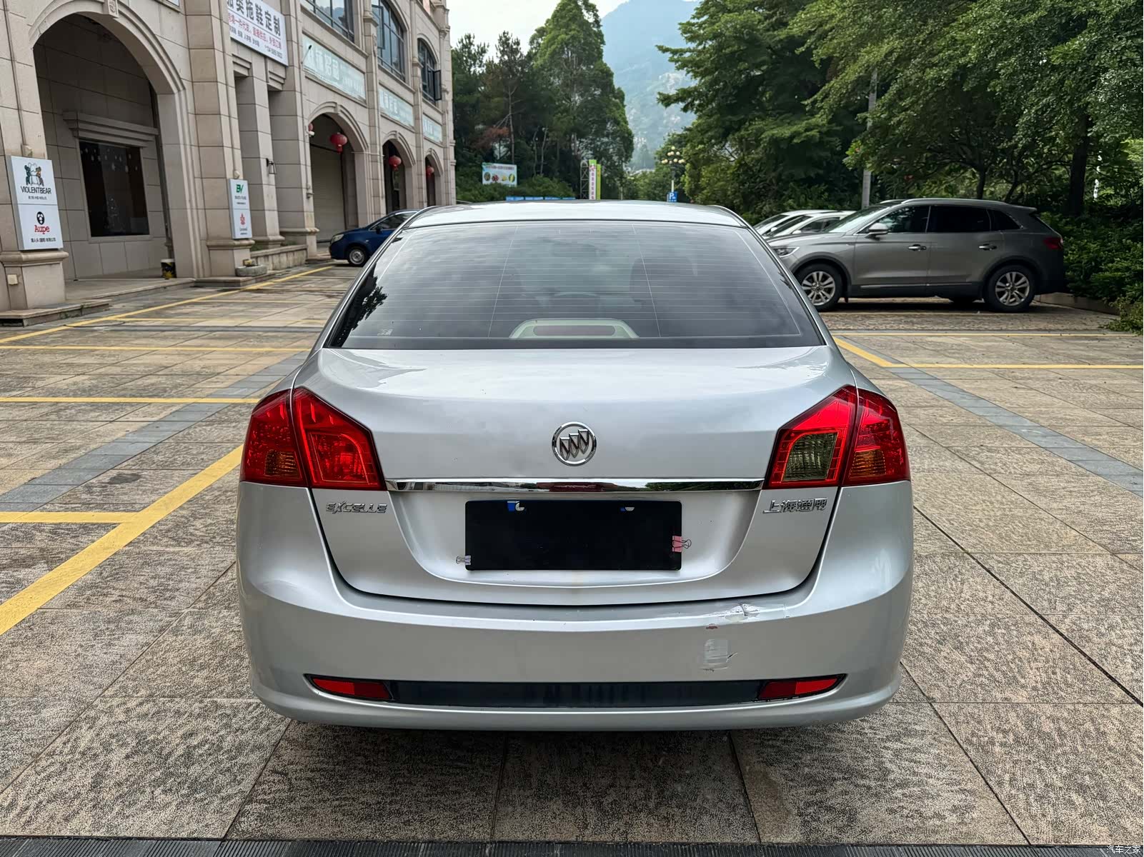 Buick 1.6LX-MT, 2011 8
