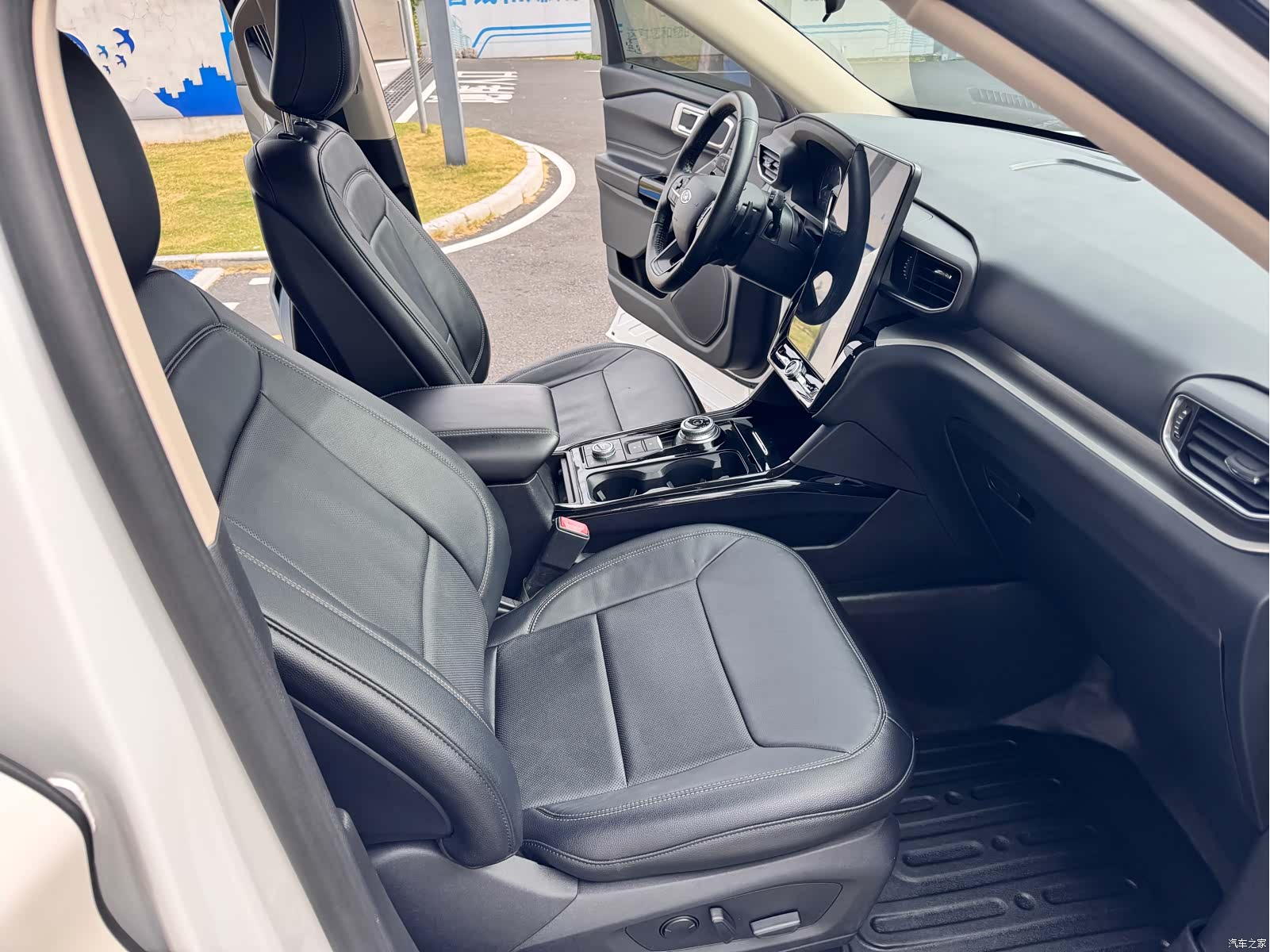 Ford Explorer, 2021 9