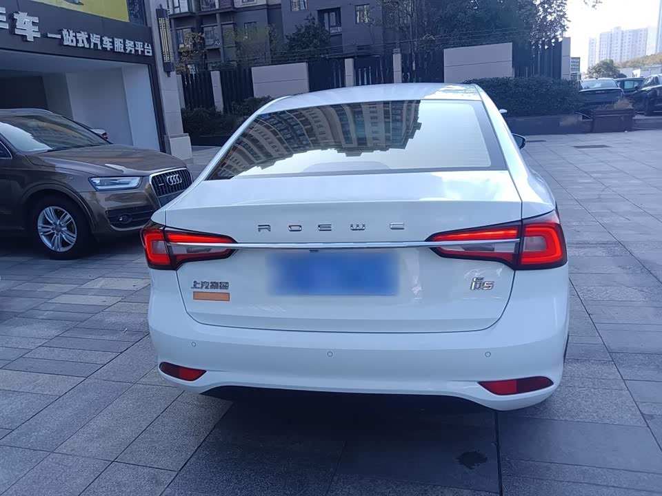 Roewe i5