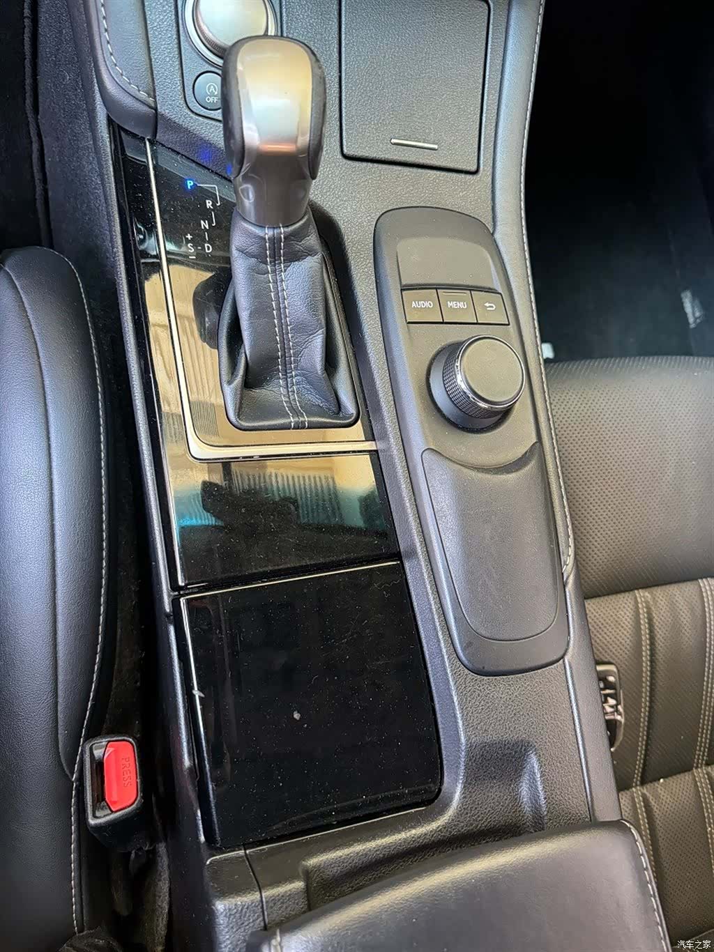 Lexus ES, 2016 11