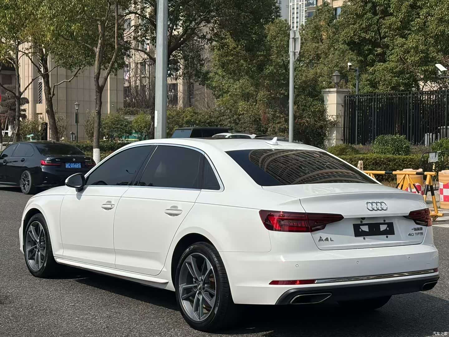 Audi A4L, 2019 7