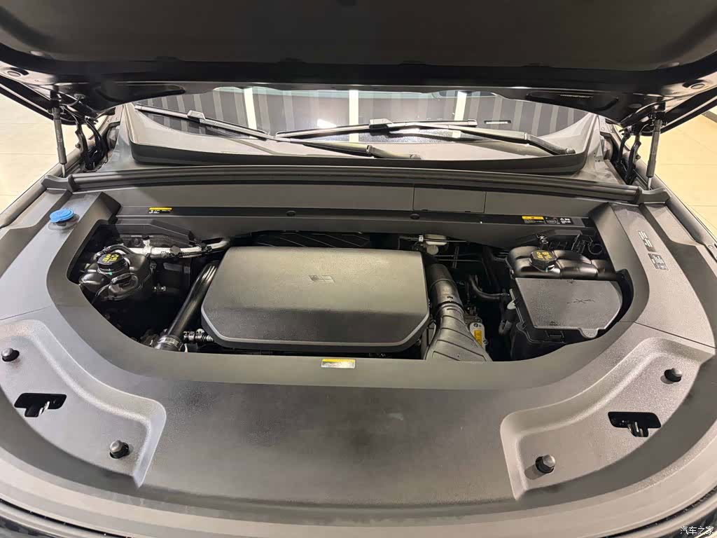 Li Auto L8, 2023 10