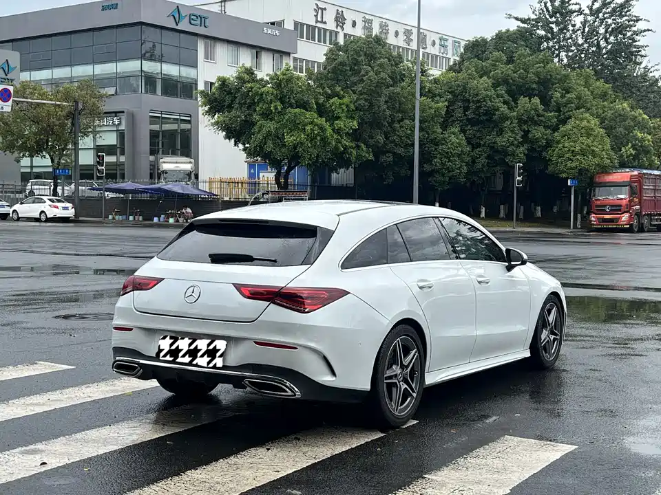 Mercedes-Benz CLA