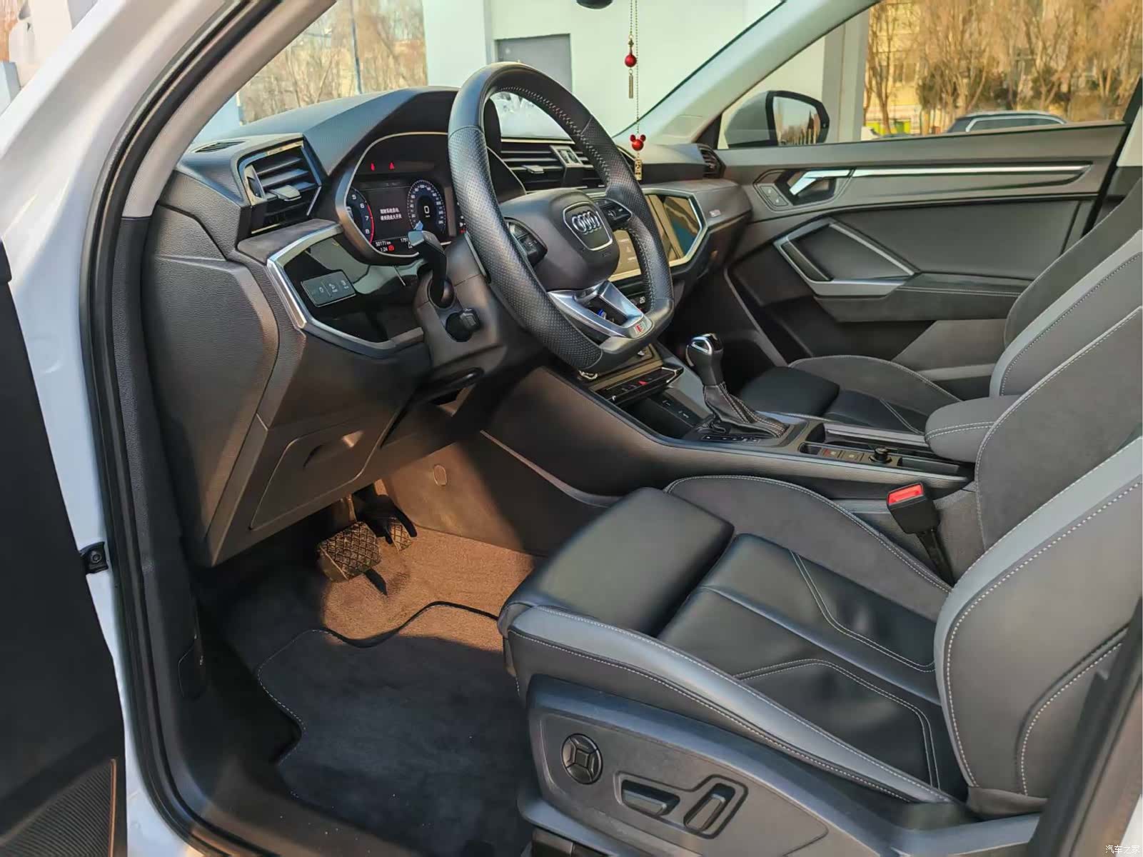 Audi Q3, 2021 9