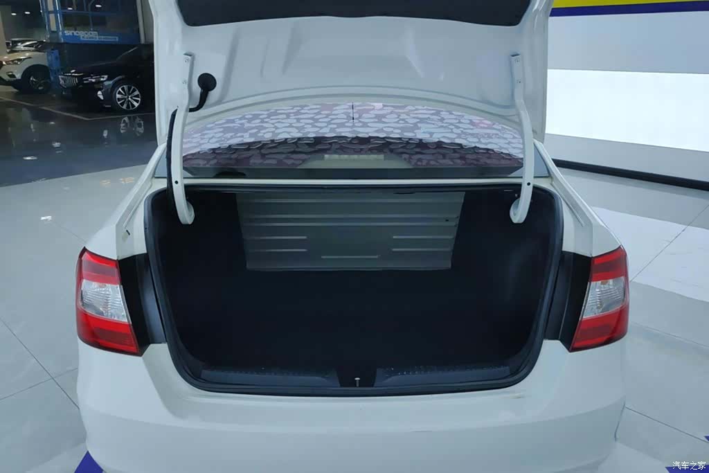 Skoda Rapid, 2016 4