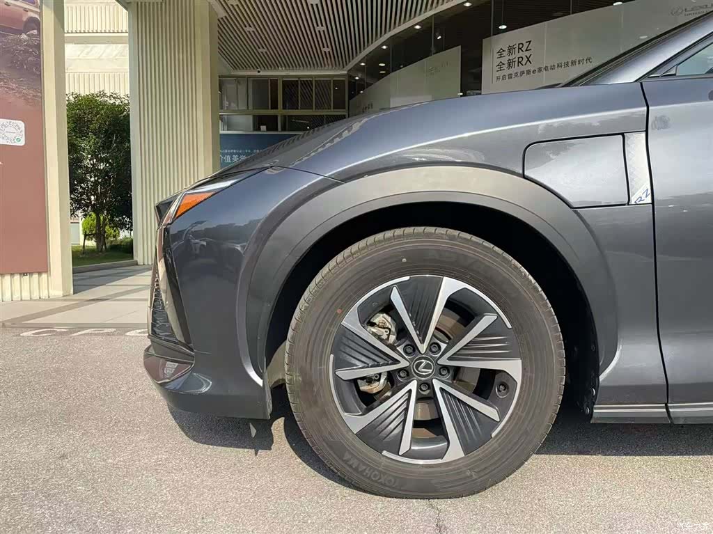 Lexus RZ, 2023 4