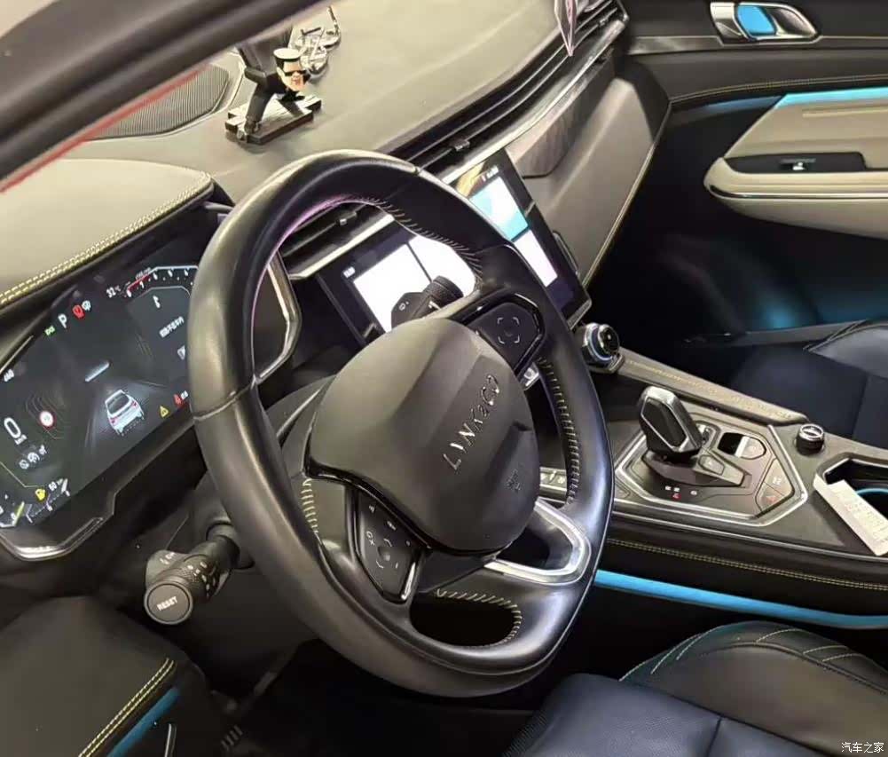 Lynk & Co 02, 2021 все фото