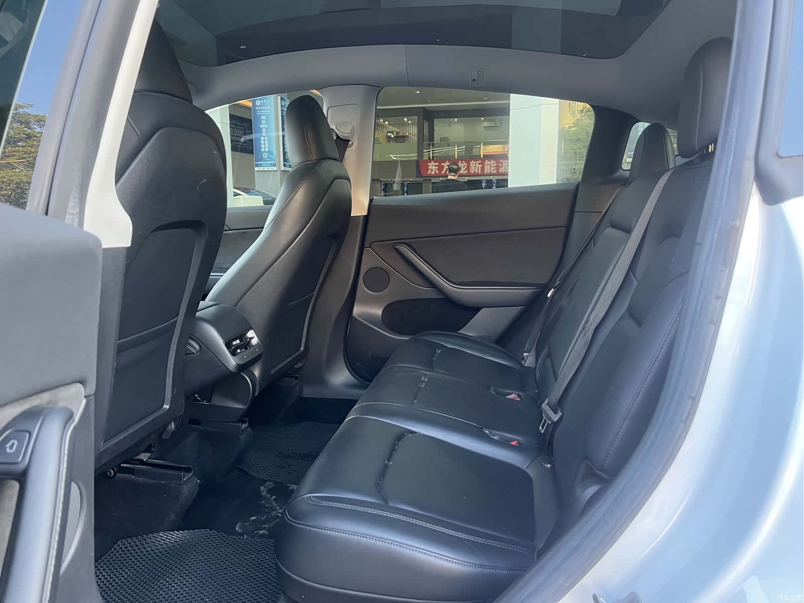 Tesla Model Y, 2023 14