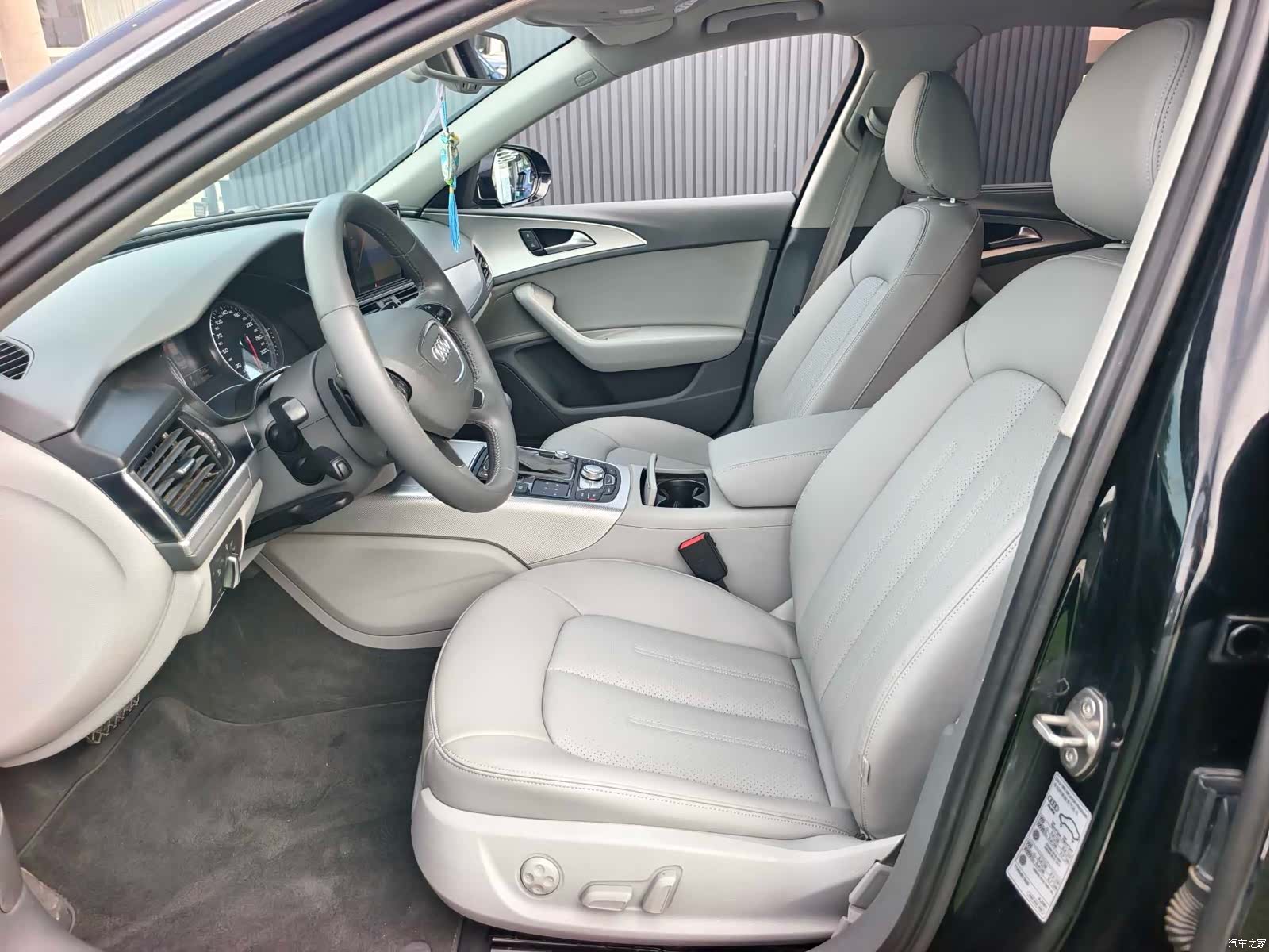 Audi A6L, 2014 9