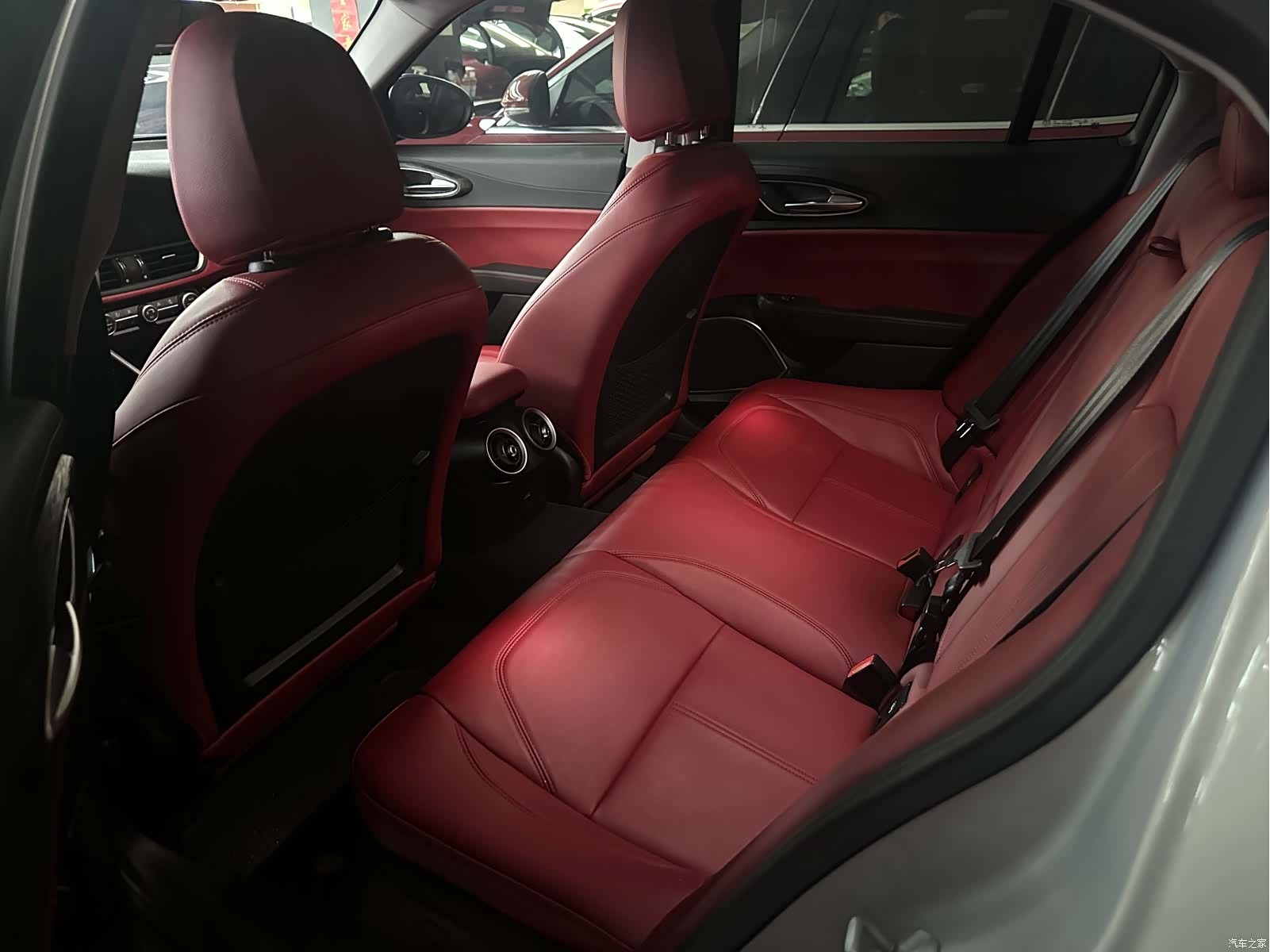 Alfa Romeo Giulia, 2021 6