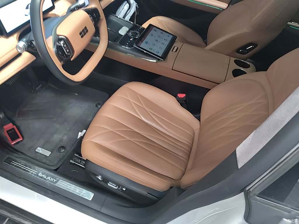 Geely 8, 2025 15