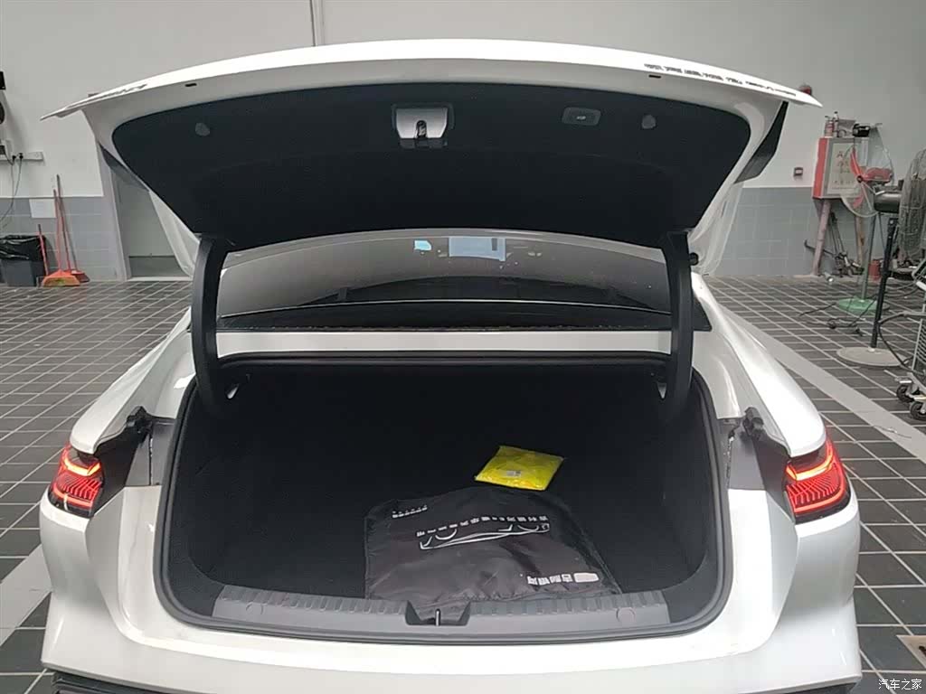 Geely 8, 2025 19