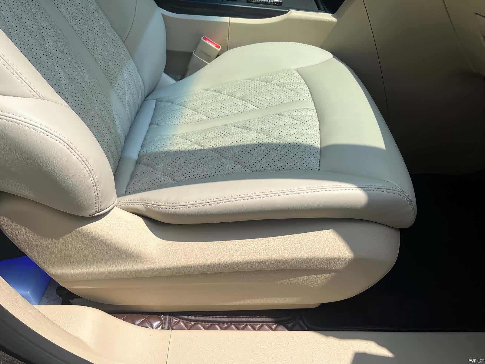 Buick GL8, 2025 12