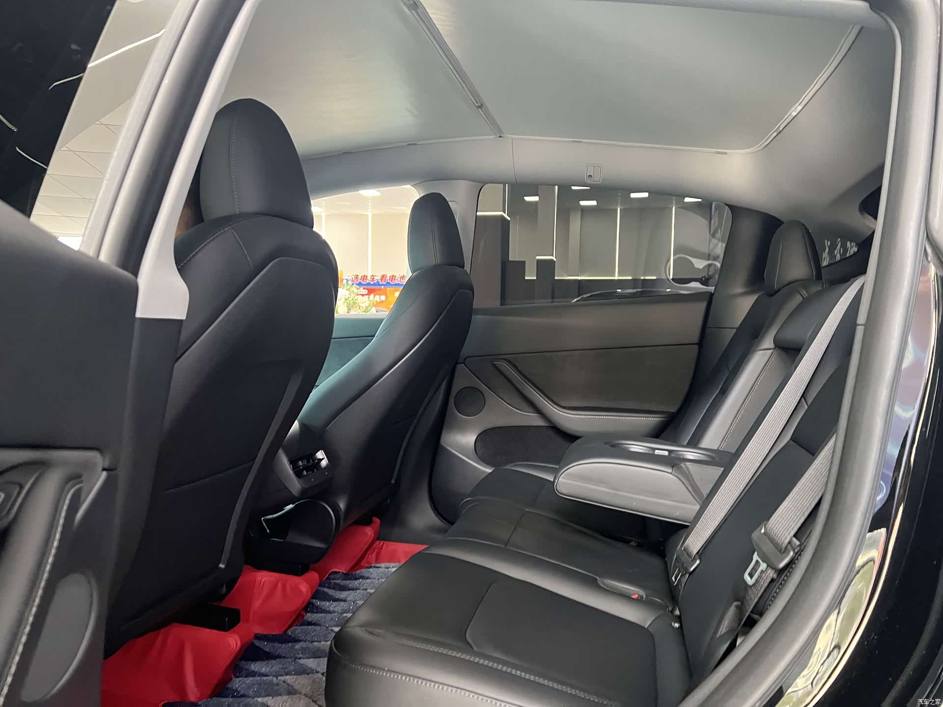 Tesla Model Y, 2023 9