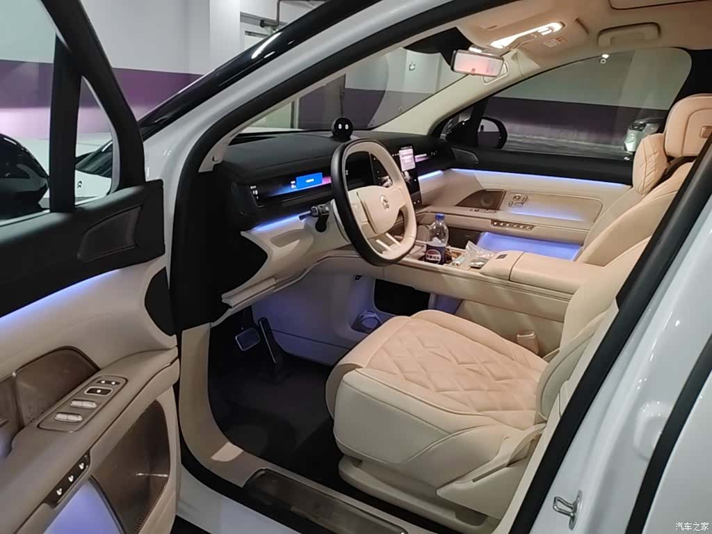 NIO ES8, 2025 16