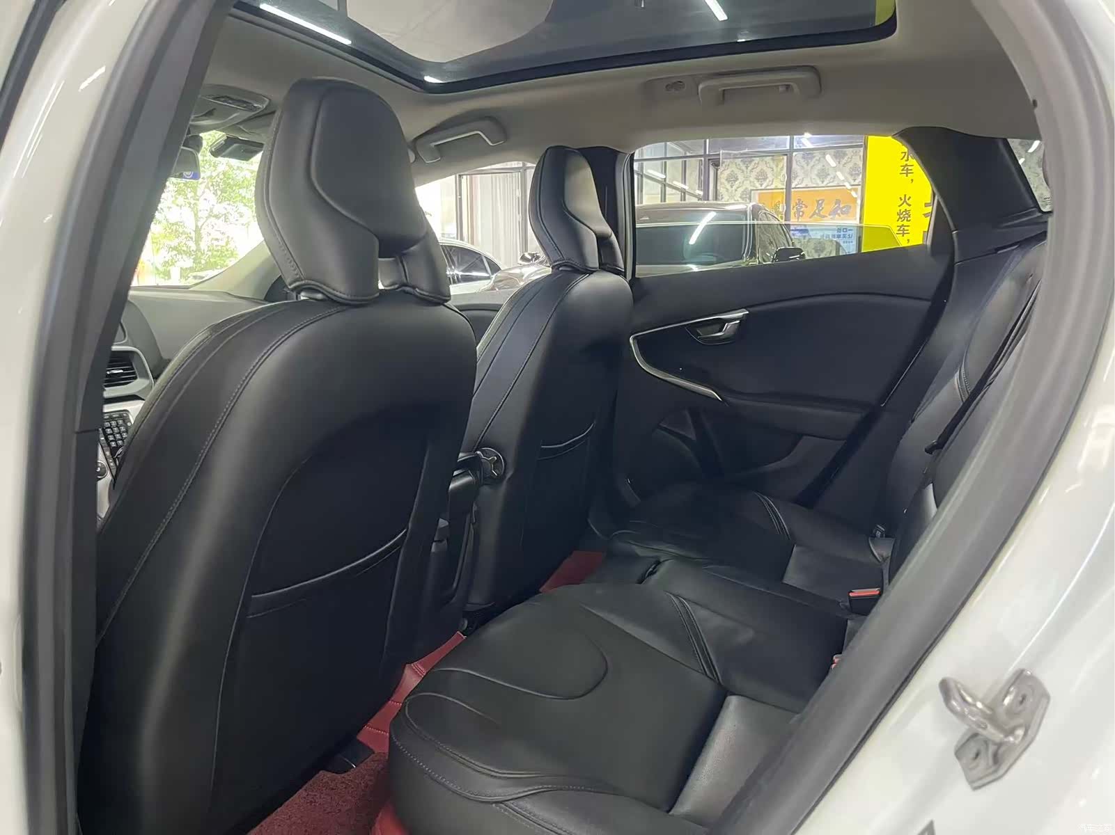 Volvo V40, 2018 8