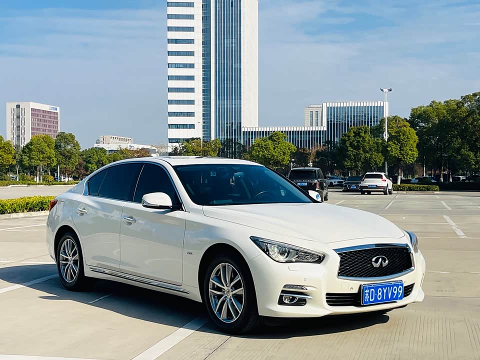 Infiniti Q50L