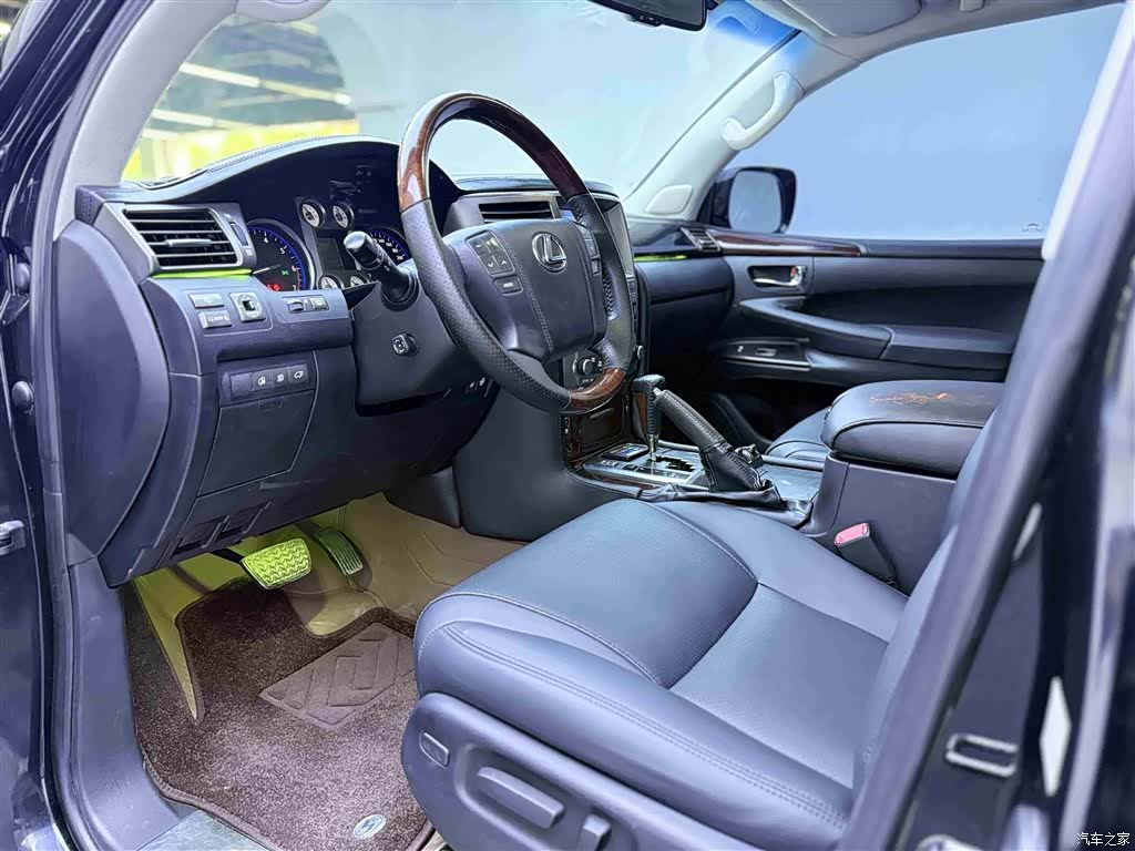 Lexus LX, 2008 4