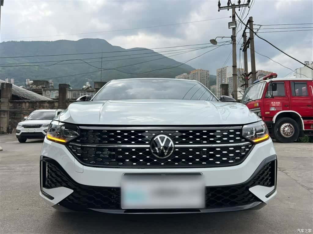 Volkswagen Lavida, 2025 11