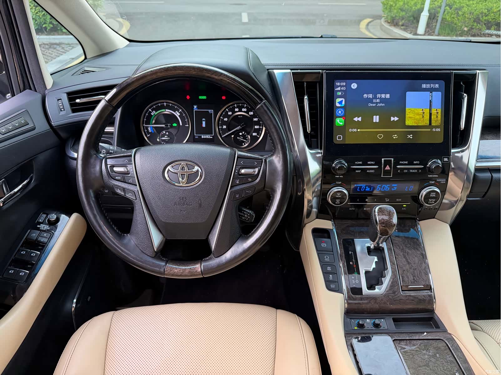 Toyota Alphard, 2021 12