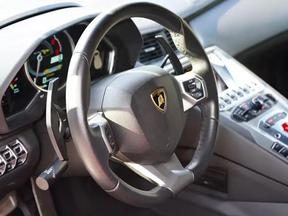 Lamborghini Aventador