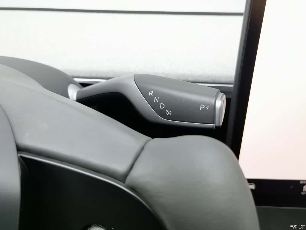Tesla Model Y, 2024 13
