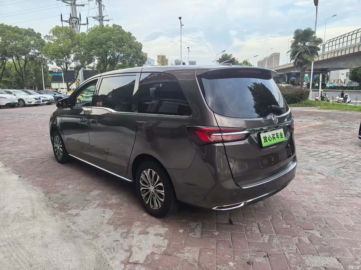 Buick GL8, 2024 9