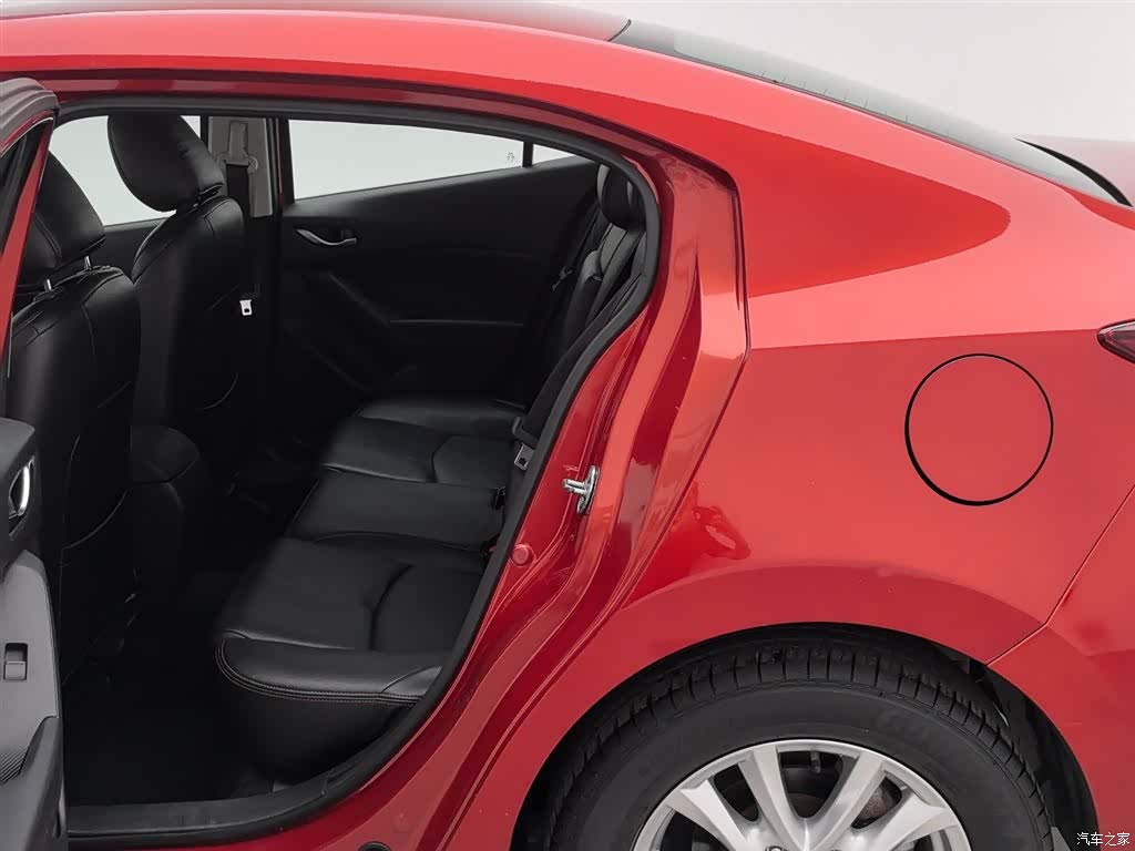 Mazda Mazda3, 2015 15