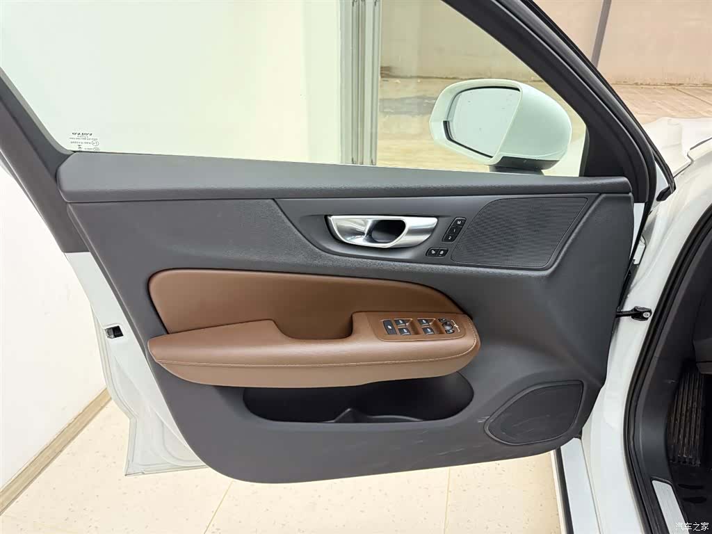 Volvo S60, 2025 13