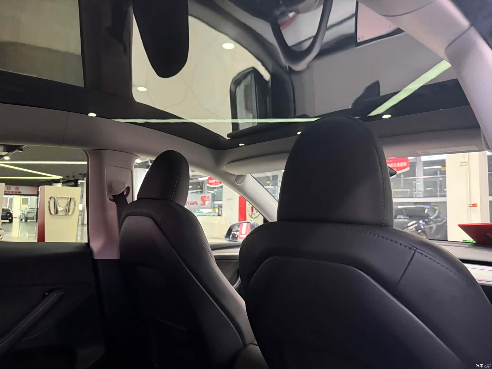Tesla Model Y, 2024 14