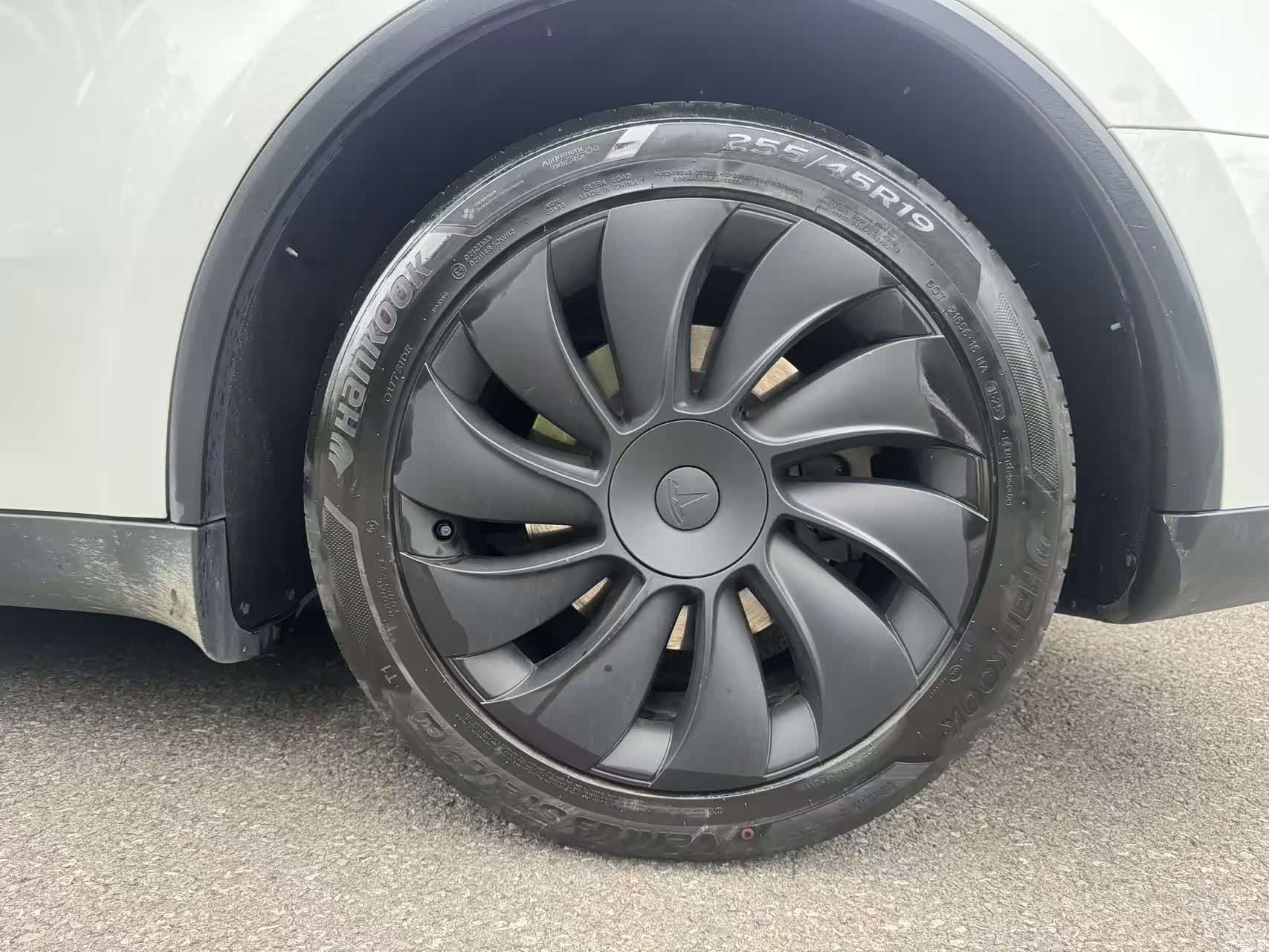 Tesla Model Y, 2025 8