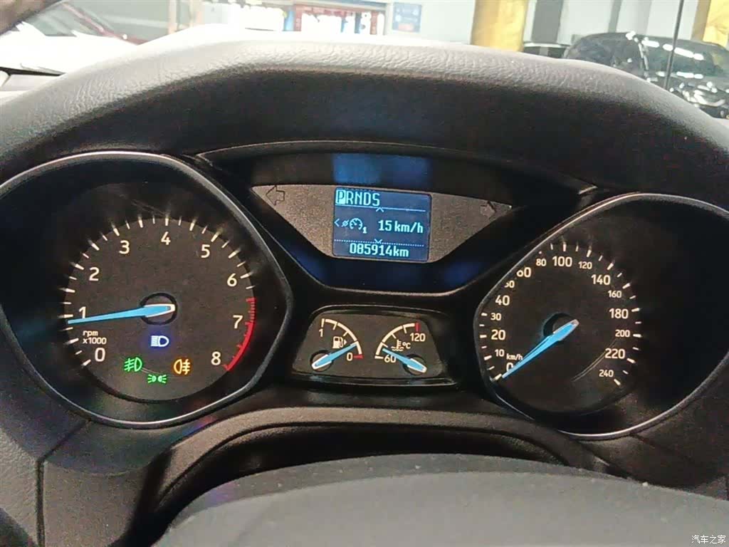 Ford Focus, 2015 12