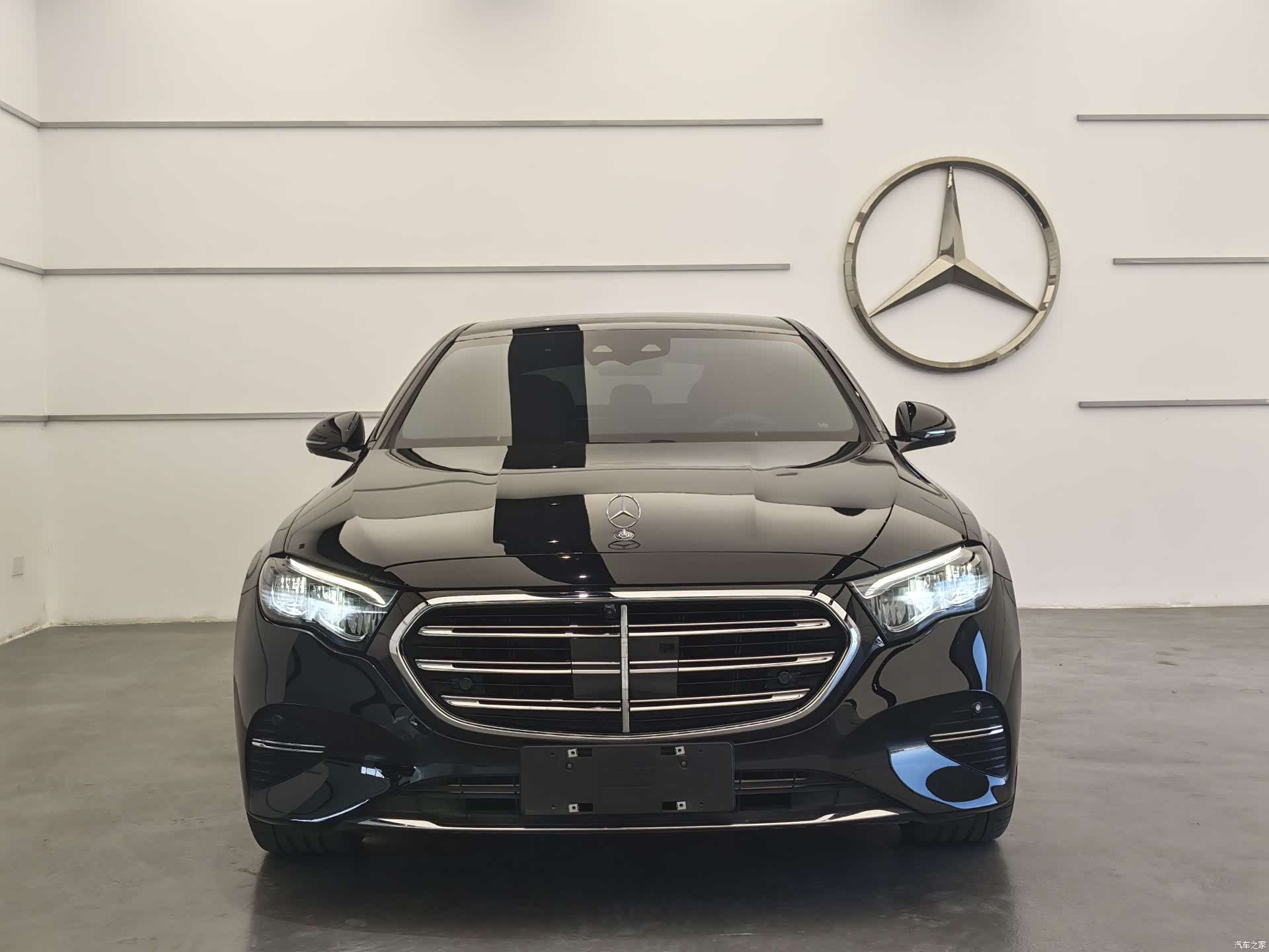 Mercedes-Benz E-Class, 2024 3