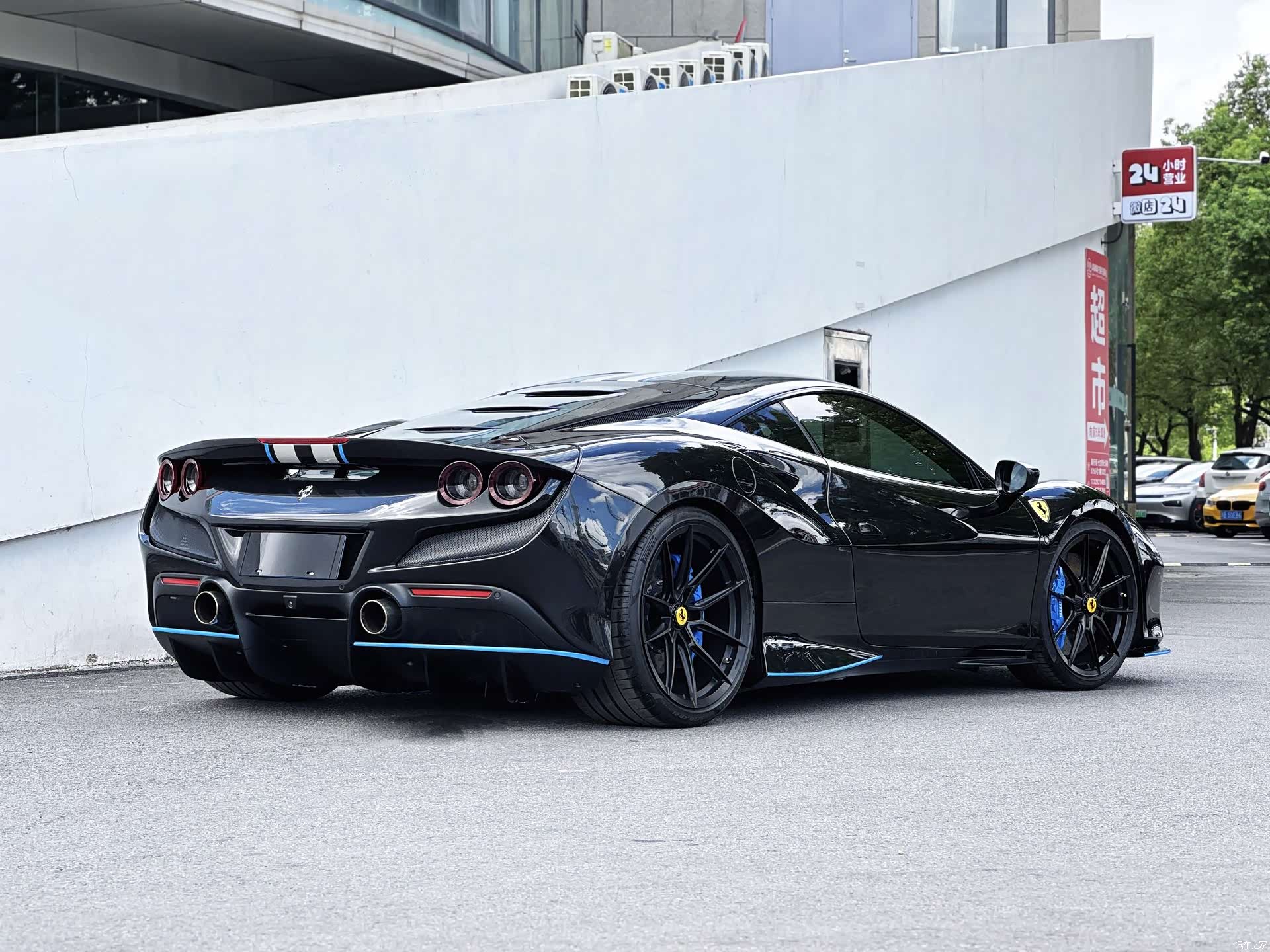 Ferrari F8, 2022 19