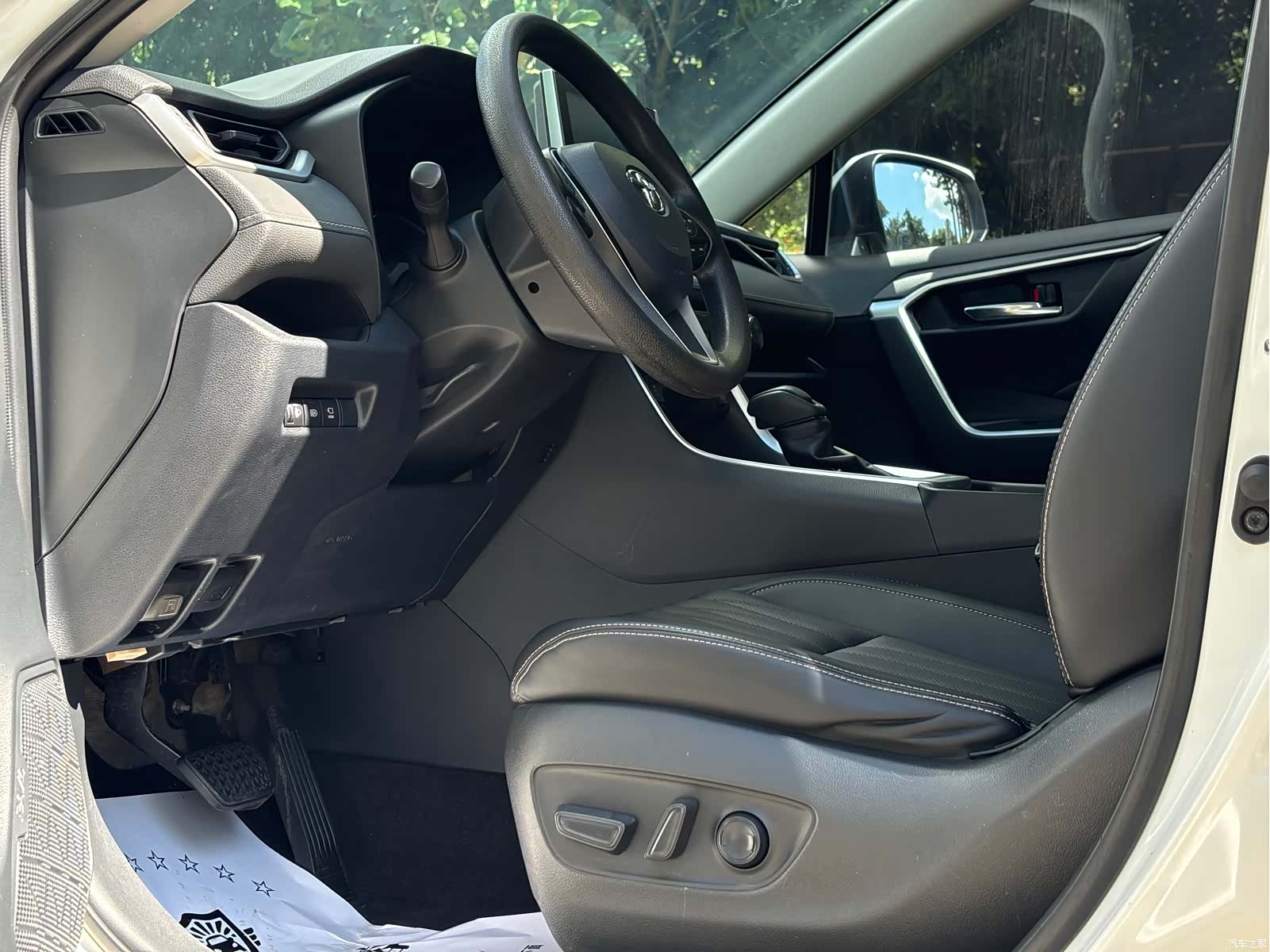 Toyota RAV4, 2021 11