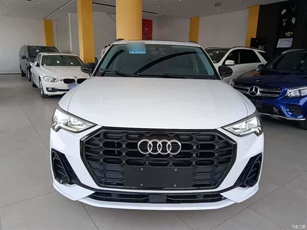Audi Q3, 2023 3
