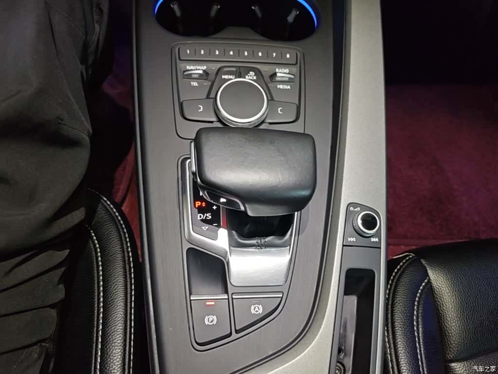 Audi A4L, 2018 14